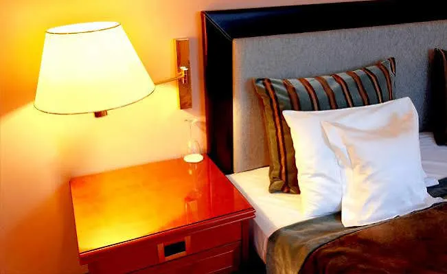 Hotel Little Paris Франкфурт-на-Майне