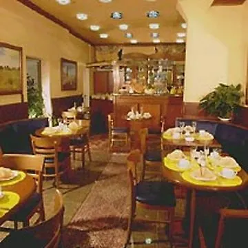 Hotel Little Paris Франкфурт-на-Майне 3*,